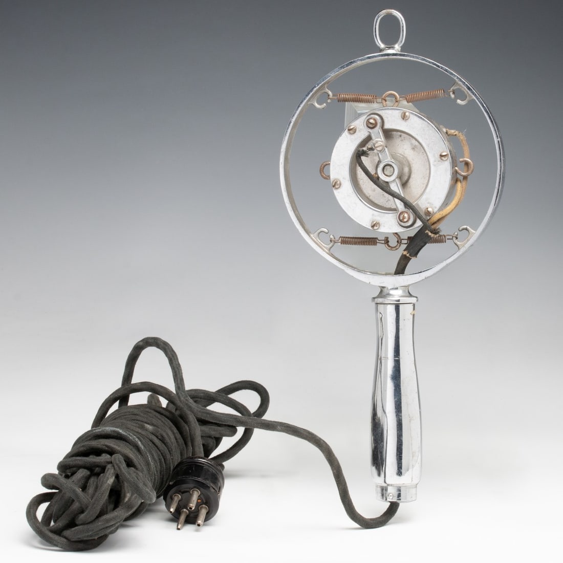 A GOOD, EARLY, UNIDENTIFIED, HAND HELD MICROPHONE: No markings found. The operating condition is unknown. Measures 10.5 inches tall. Without proof of exemption, be aware that internet sales tax applies to all Internet transactions and local sales tax 