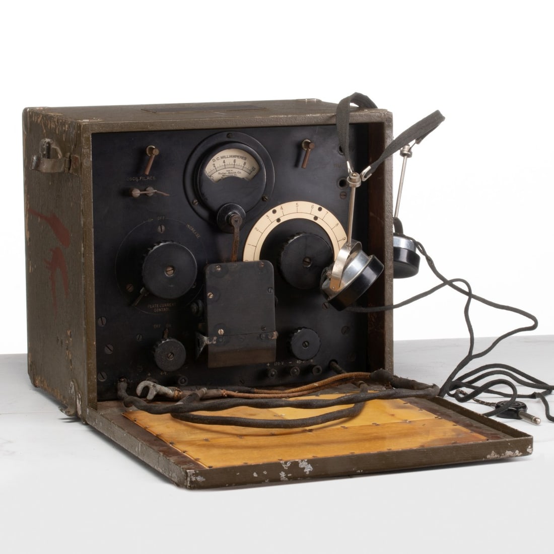 U.S. ARMY SIGNAL CORPS TRANSMITTER RECEIVER TYPE BC-9A (1 of 17)