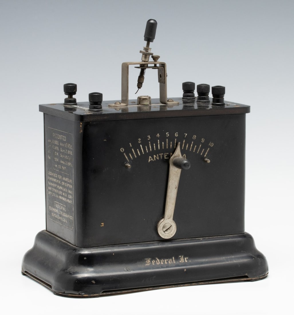 A GOOD EARLY 'FEDERAL JUNIOR' CRYSTAL RADIO BUFFALO NY (1 of 11)