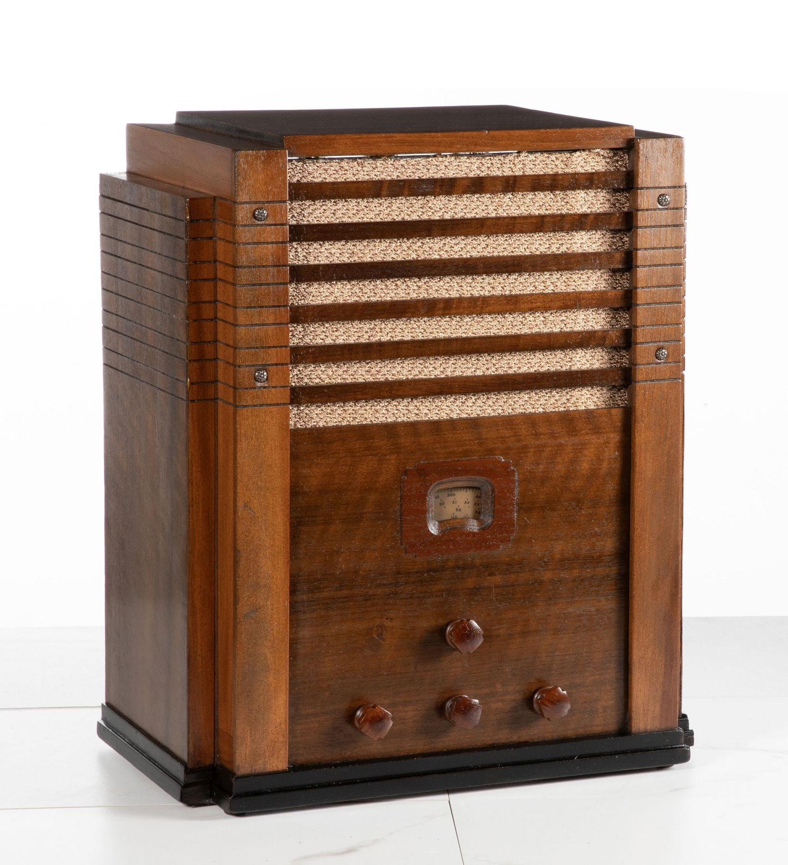 A WURLITZER MFG ART DECO MODEL SW-88 SKYSCRAPER RADIO (1 of 9)