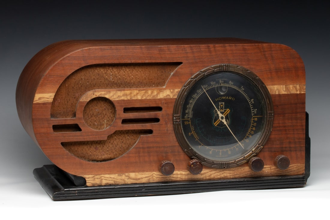 ART DECO HEALING GOLDEN VOICE CASE WITH HOWARD SW & AM (1 of 16)