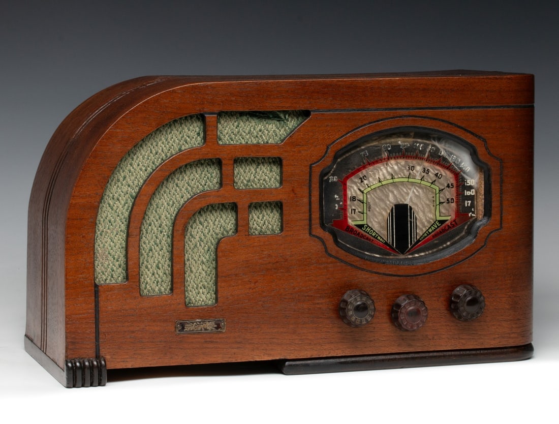 An Unidentified Art Deco ''plant A'' Wood Radio Auction