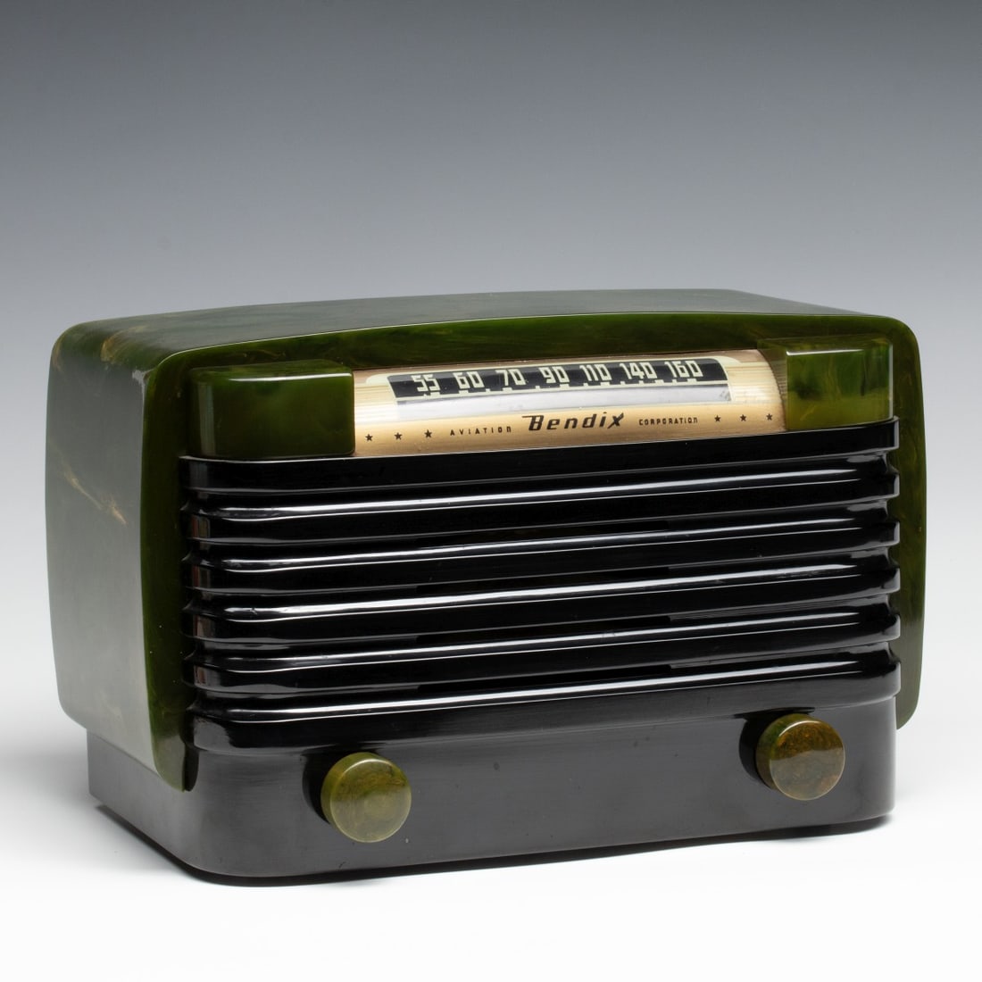 FRANK GLOVER DESIGN CATALIN MODEL 526 RADIO FOR BENDIX (1 of 13)