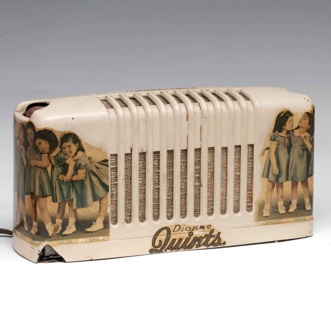 A 1938 RADIO OF DIONNE QUINTUPLETS CHARACTER THEME (1 of 14)