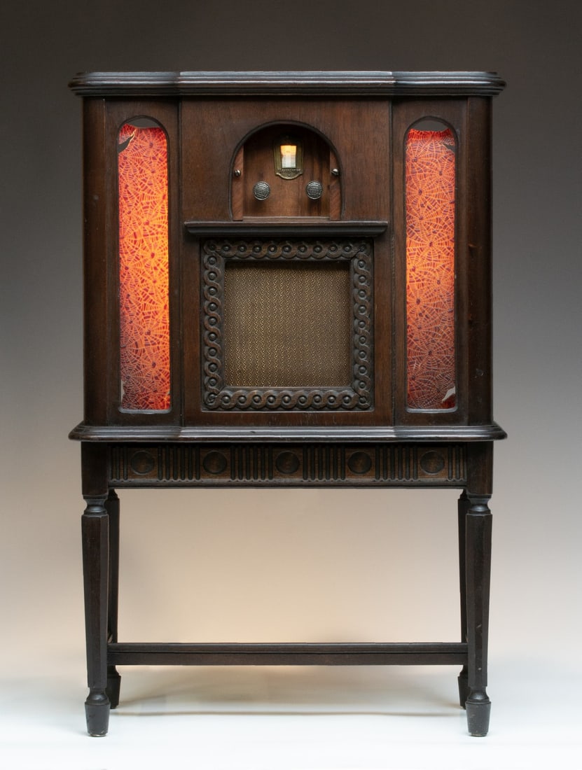 A RARE MINIATURES WESTINGHOUSE RADIO SALESMAN'S SAMPLE (1 of 19)