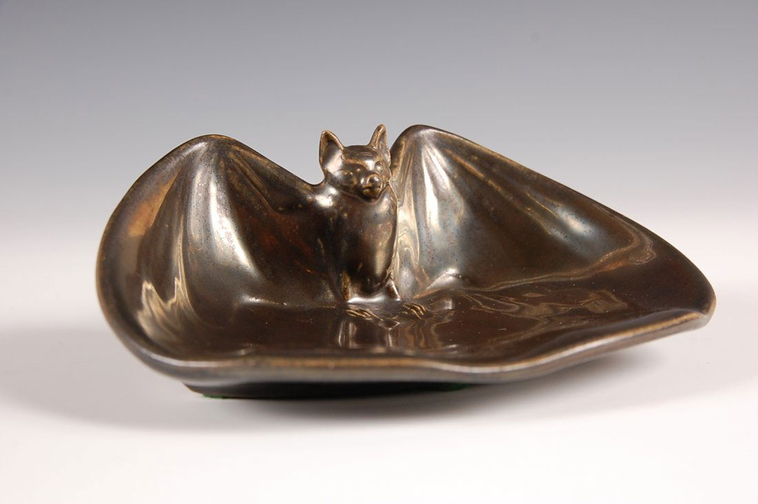 ROOKWOOD POTTERY BAT METALLIC NUBIAN BLACK GLAZE