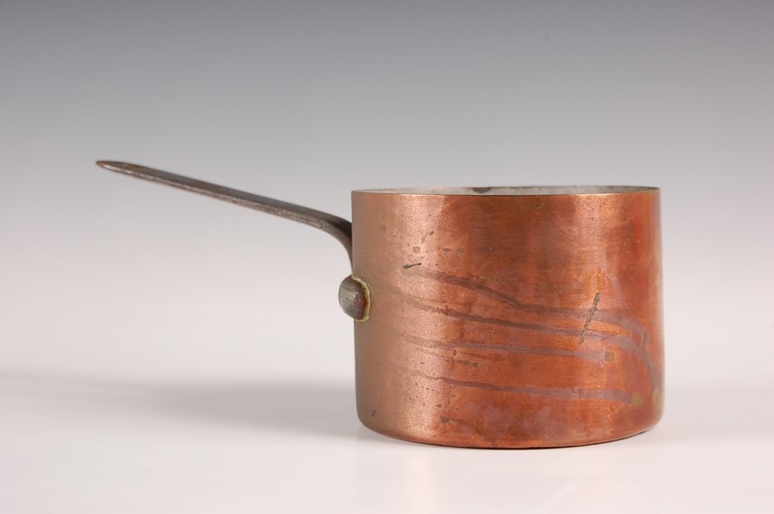 GOOD SMALL COPPER SAUCEPAN WITH DOVETAIL CONSTRUCTION: Measures 3.5" high and 4.75 diameter x 10.25" with handle.