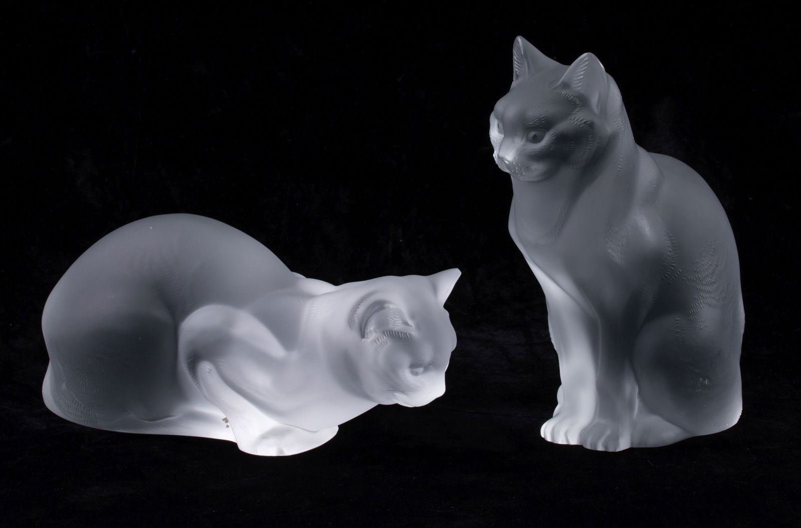 TWO LARGE FROSTED CRYSTAL CAT FIGURES SIGNED LALIQUE (1 of 12)