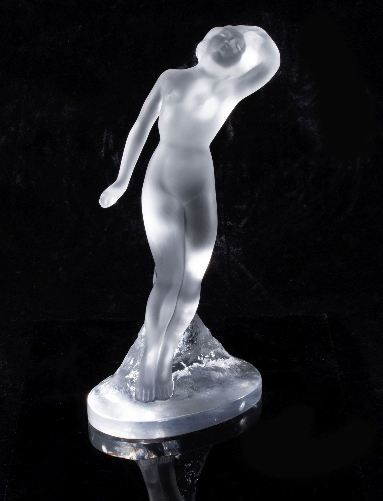 A LALIQUE FRENCH CRYSTAL FEMALE STATUETTE (1 of 9)