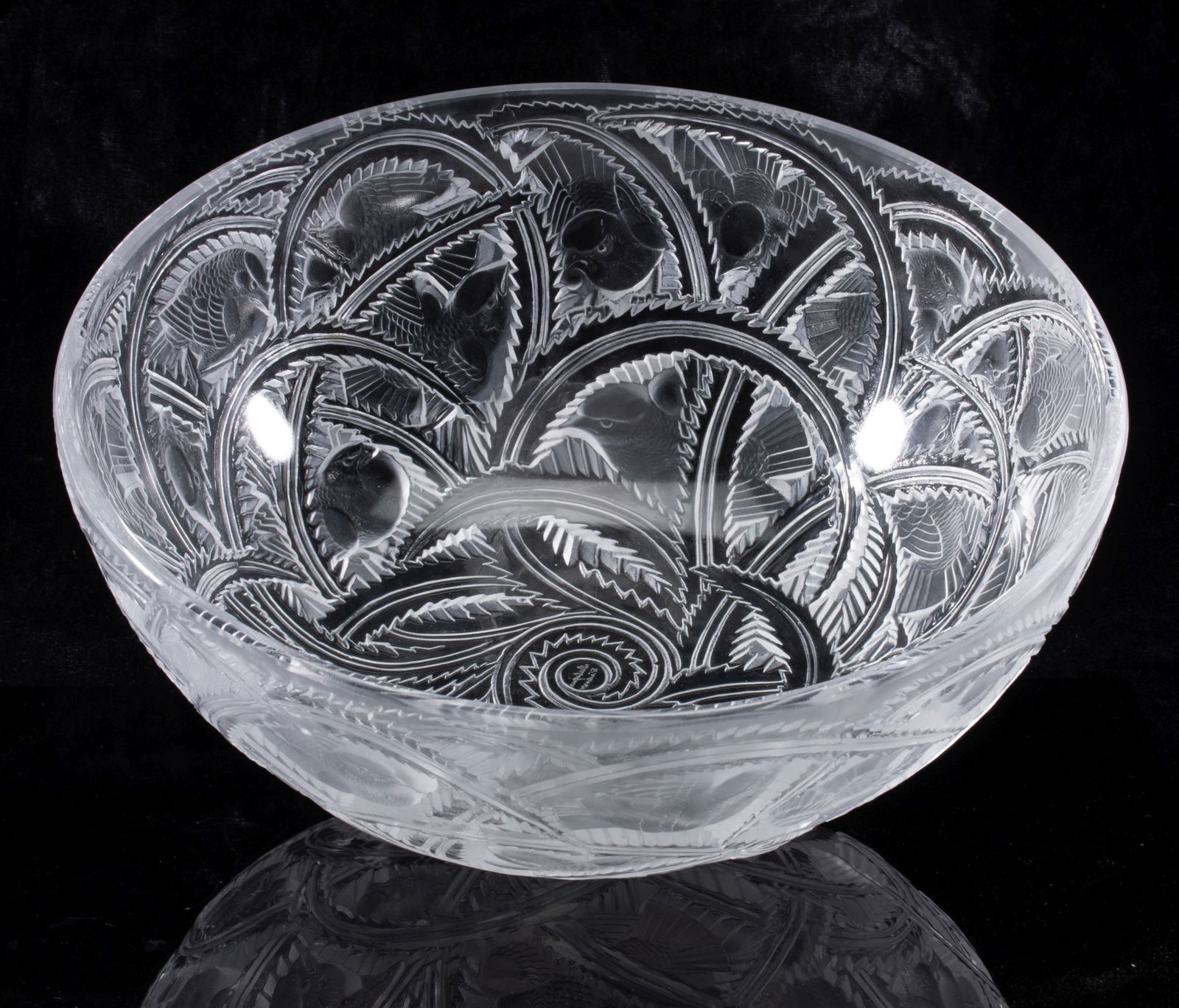 A FRENCH CRYSTAL 'PINSONS' PATTERN BOWL SIGNED LALIQUE (1 of 15)