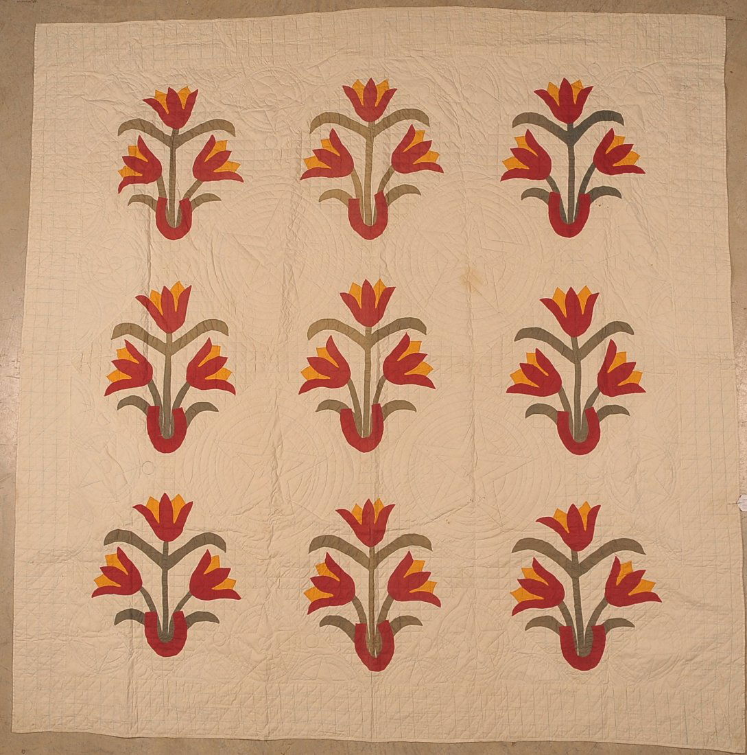 ANTIQUE TULIP PATTERN APPLIQUE QUILT