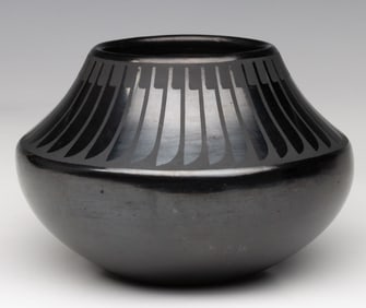 MARIA MARTINEZ (1887-1980) POLISHED JAR WITH FEATHERS