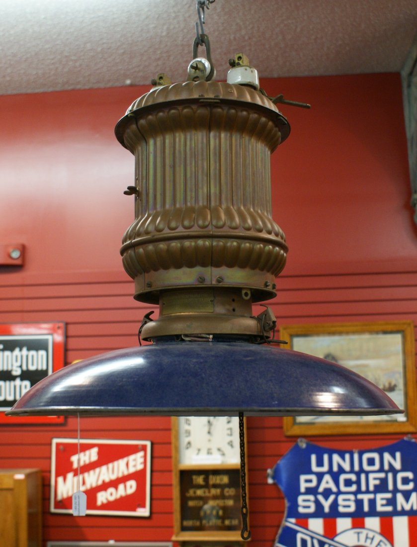 WESTINGHOUSE ENCLOSED ARC LAMP CIRCA 1900