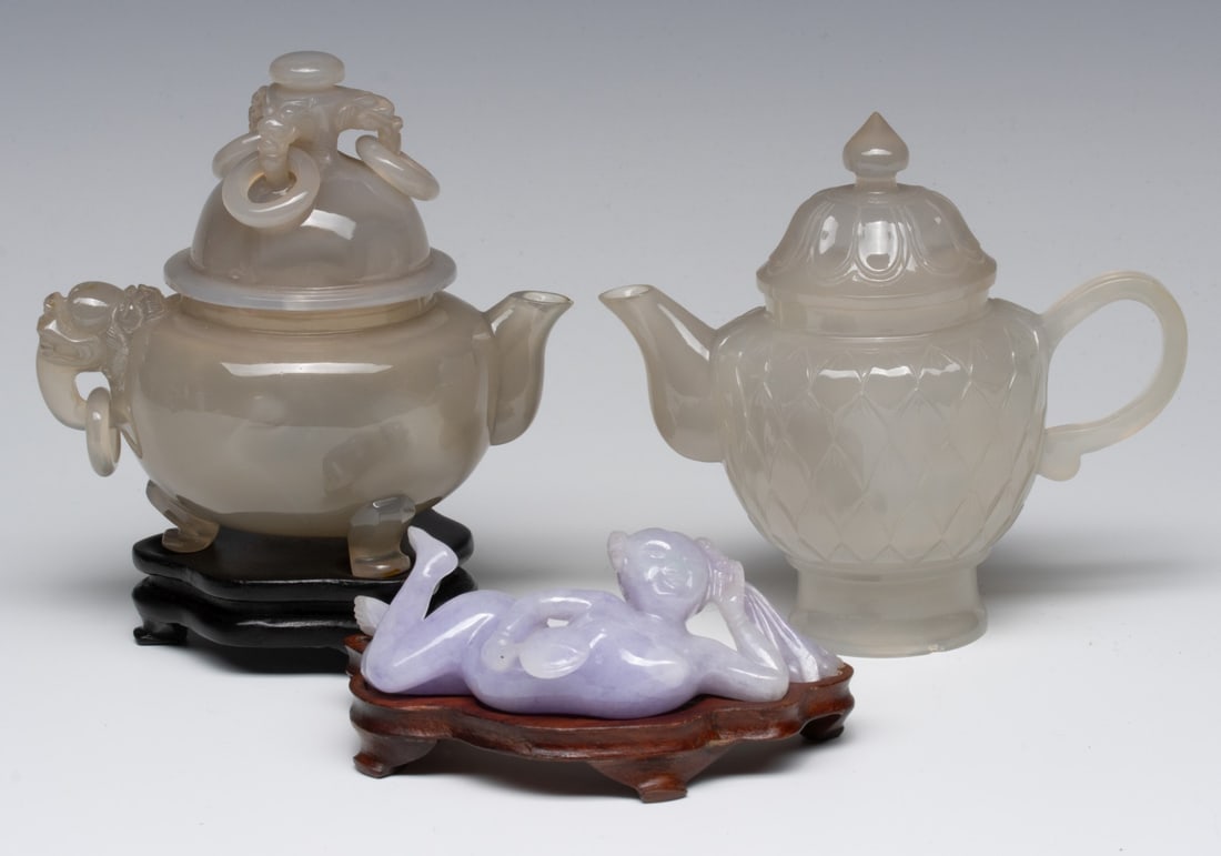 A GROUP OF CHINESE HARDSTONE CARVINGS (1 of 2)