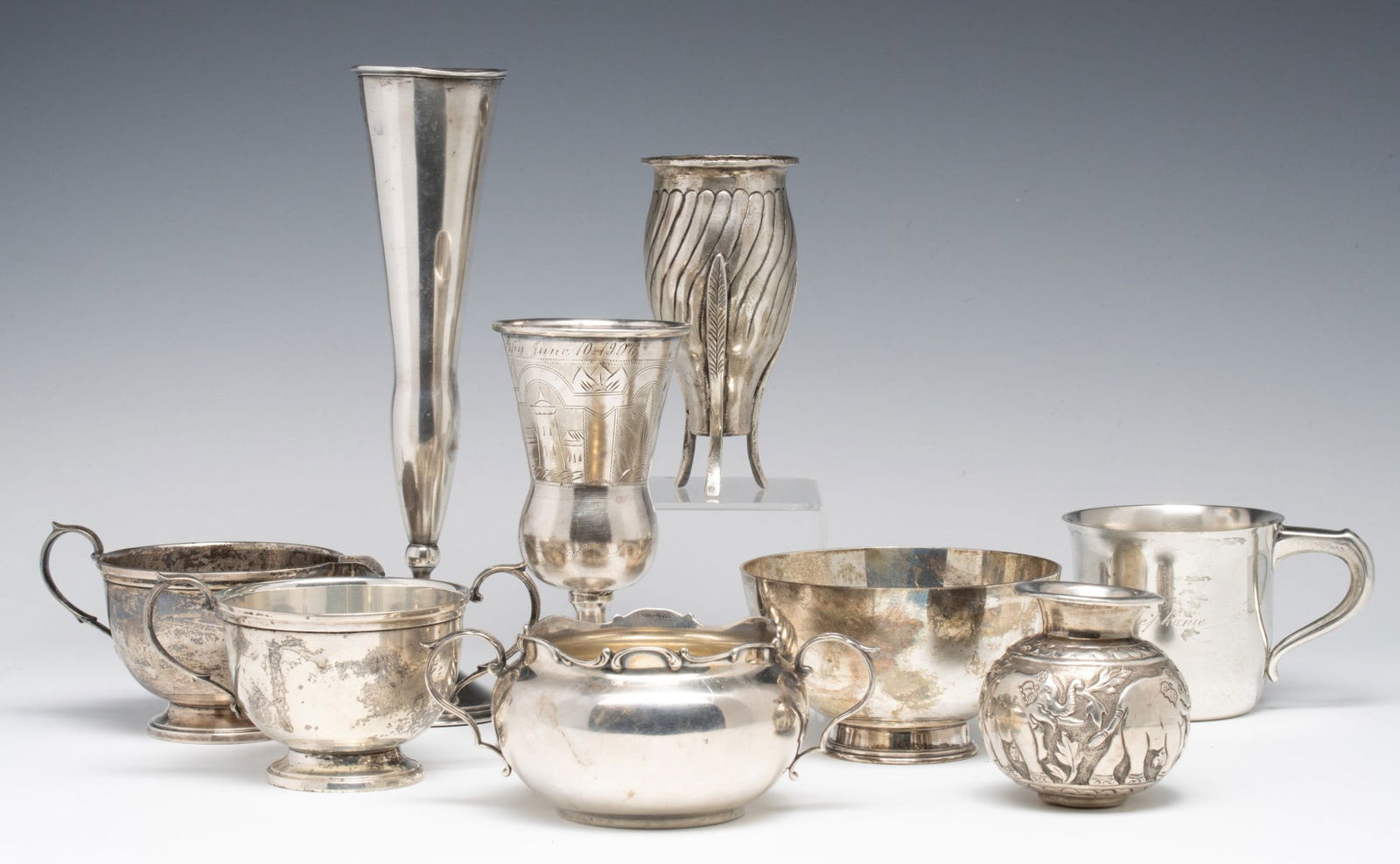 AN ESTATE LOT OF STERLING SILVER HOLLOWARE OBJECTS (1 of 1)