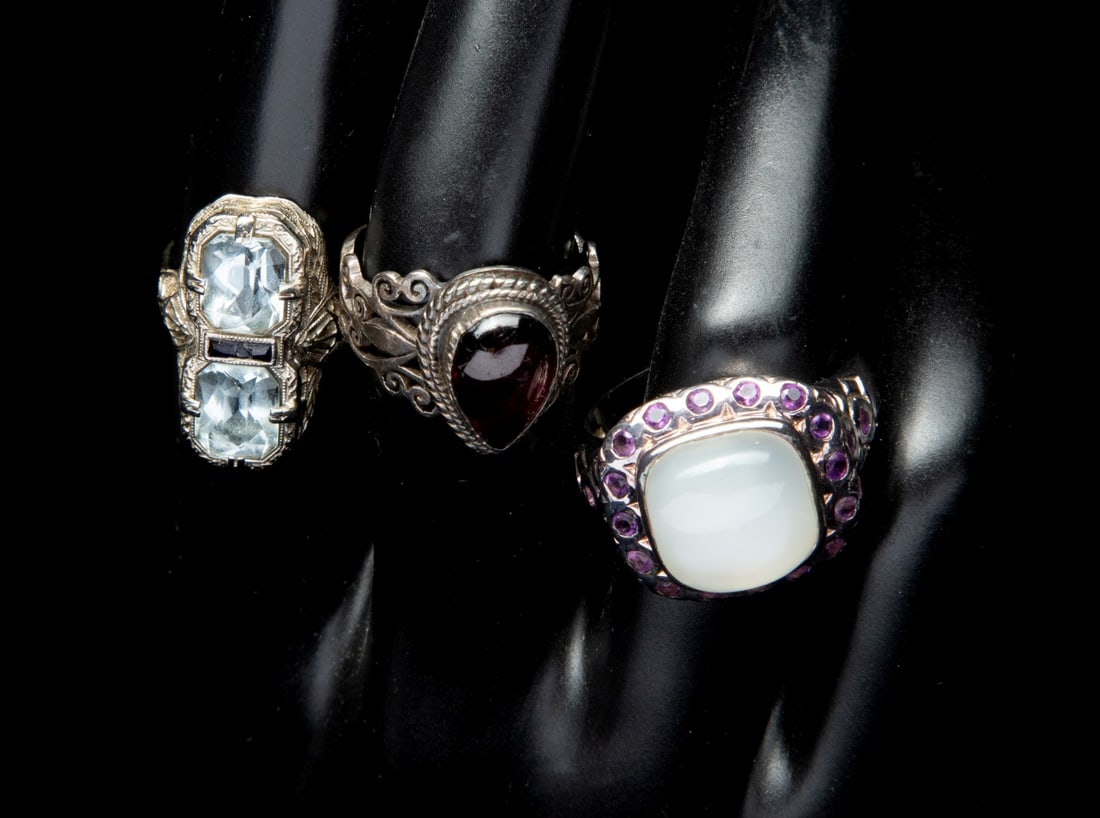 A 14K GOLD ART DECO STYLE RING, PLUS TWO STERLING RINGS (1 of 2)