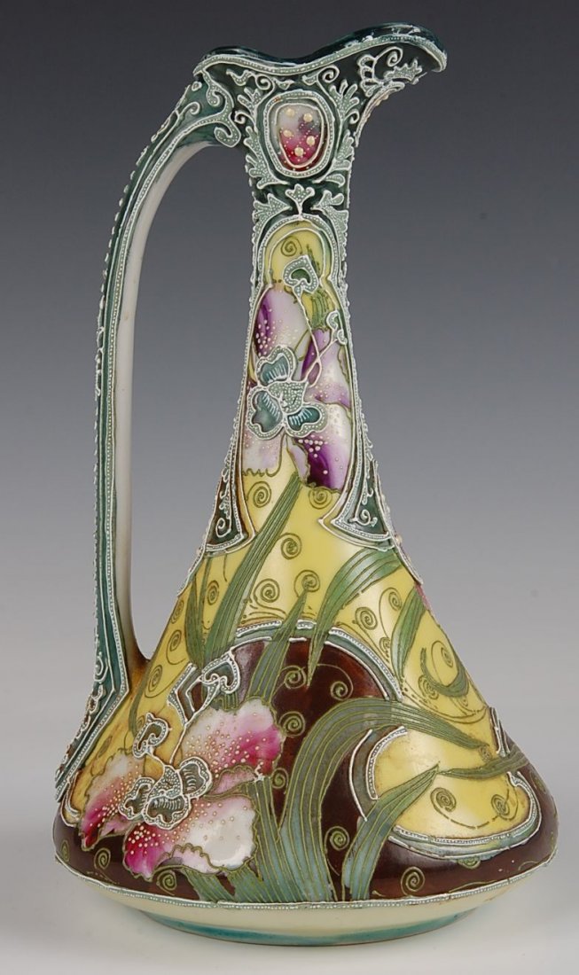10-INCH NIPPON MORIAGE EWER: Measures 10 x 6 inches.