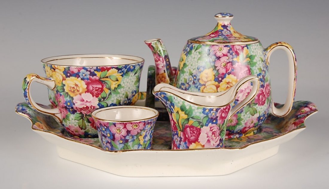 ROYAL WINTON 'JULIA' CHINTZ CHINA BREAKFAST SET: General overall measurements of …. , complete, excellent.