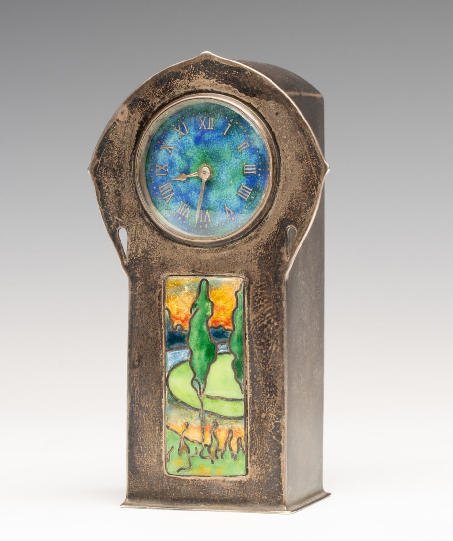 A KNOX 'CYMRIC' SILVER & ENAMEL CLOCK FOR LIBERTY & CO (1 of 19)