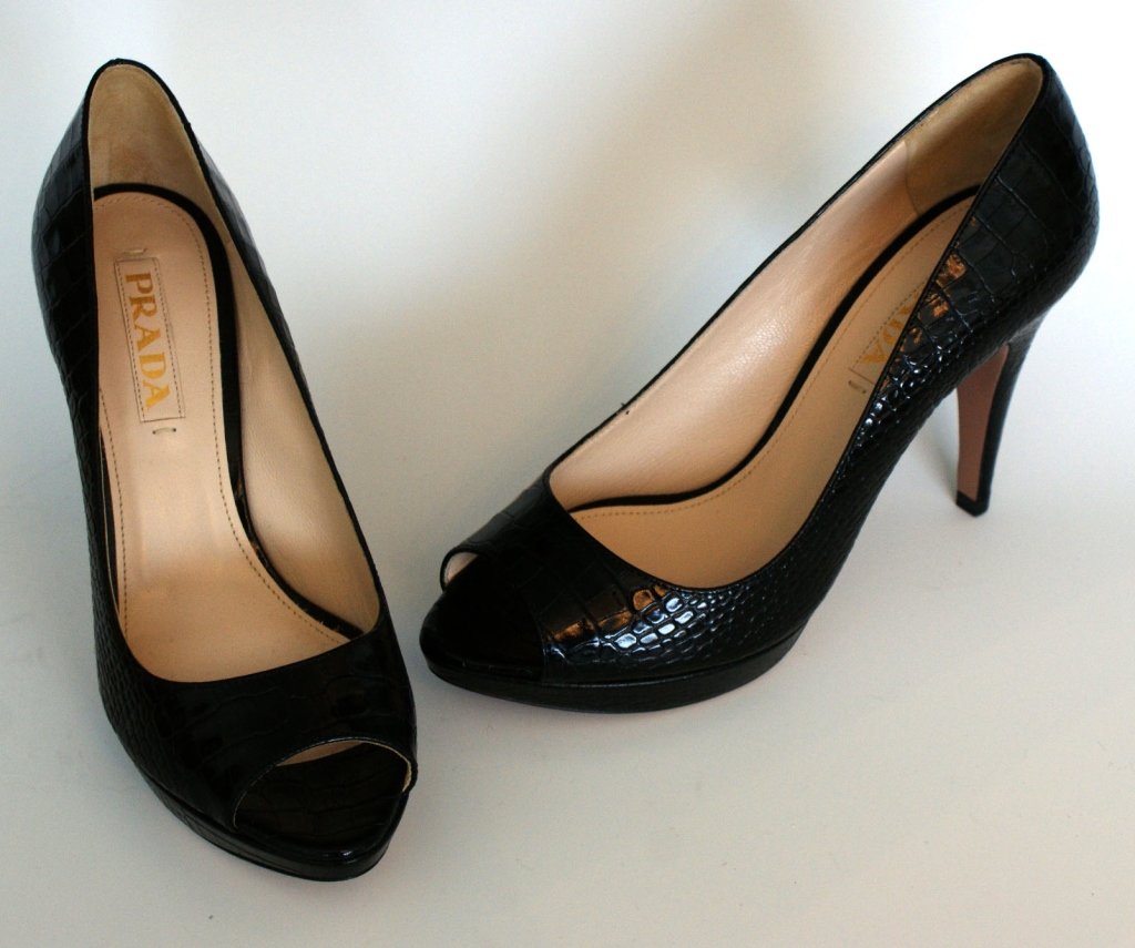 PRADA PEEP-TOE PUMPS - BLK CROC, MID HEEL - SZ 7.5: INTELLIGENT FASHION - Black croc-embossed leather pump, open-toe on moderate heel. DETAILS: 3.675 mm heel on platform, 'feels' like 3 inch heel. New with original box and dust bag. SIZE 7 (37.5) PRIST