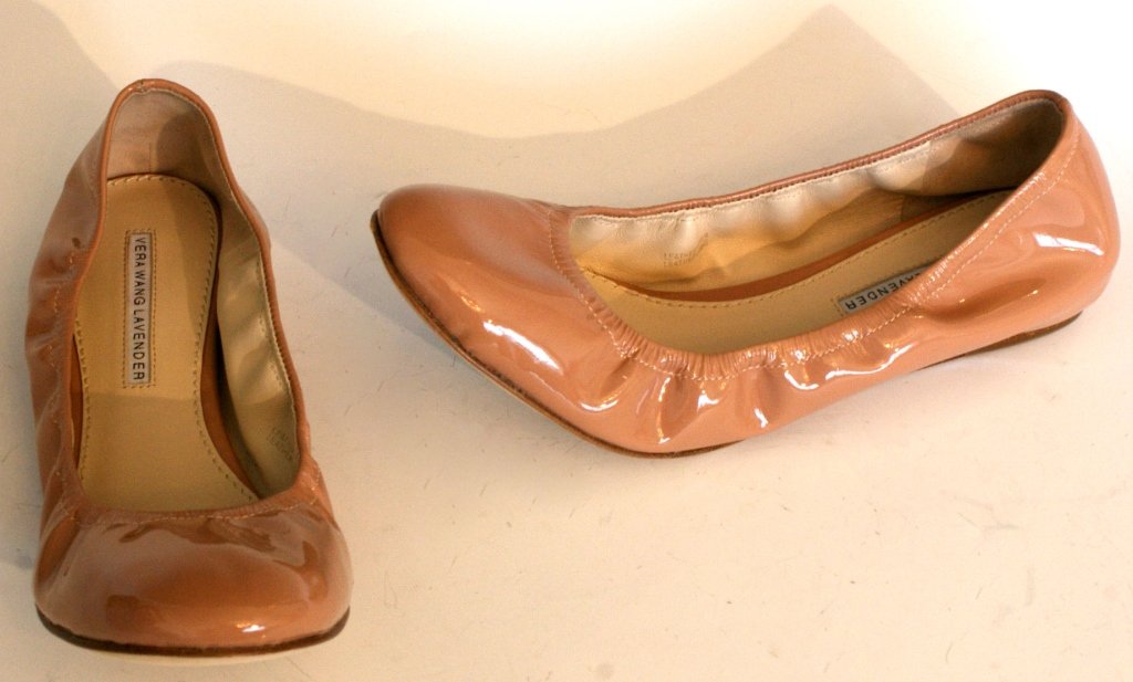 VERA WANG LILLIAN LAVENDAR BALLET FLAT, SZ 8.5: Patent leather upper in 'latte' color, leather lining, leather sole with a rubber heel, slight elasticized topline for easy on and off , with original box and dust bag. Size 8.5. New, never worn.