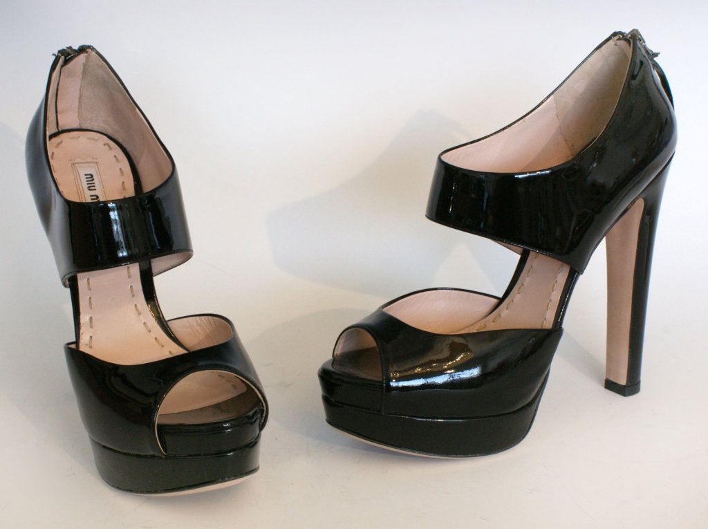 MIU MIU PATENT LEATHER PLATFORM SANDAL, SZ 7: Miu Miu Calzature Donna patent sandal in 'Nero' black, all leather, includes original box and dust bag. Size 8 (38.5) with heel height of 5 1/4 inches and platform size of 1 inch. New, never worn.