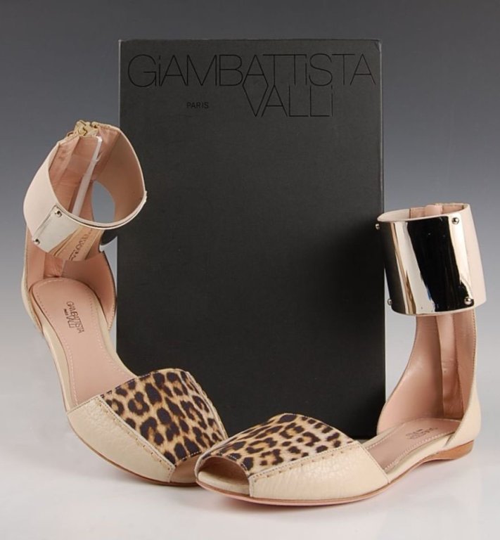 GIAMBASTTISTA VALLI LEOPARD FLAT, SZ 6.5: All leather flat with zippered ankle cuff and heel, metal accent on cuff, leopard print canvas open toe, original box. Size 6.5 (37). New, never worn.
