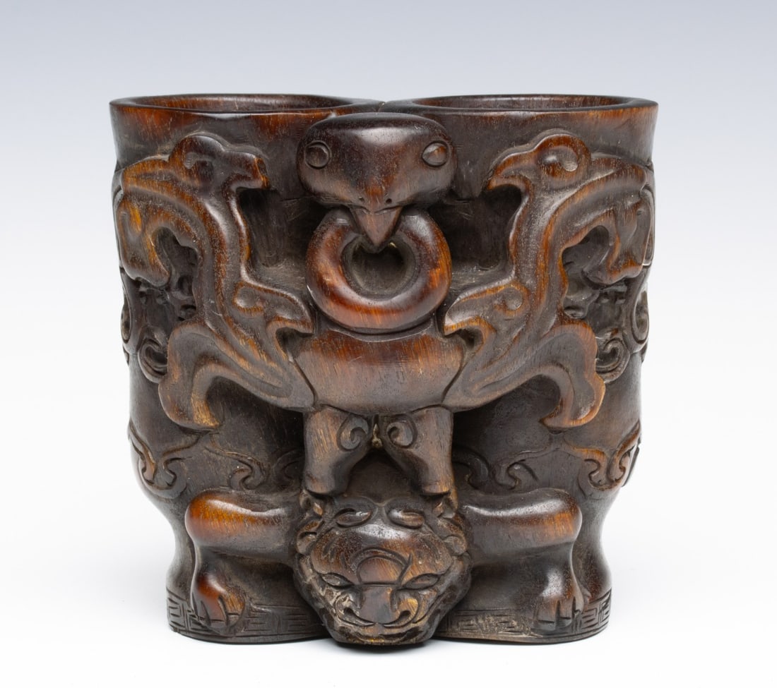 A CHINESE CARVED HORN QING REPUBLIC CHAMPION VASE (1 of 12)