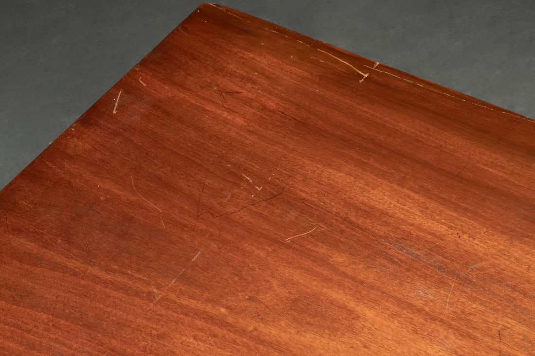 A CHANGEABLE DRESSING STAND WITH CONCEALED BACKSPLASH - 12