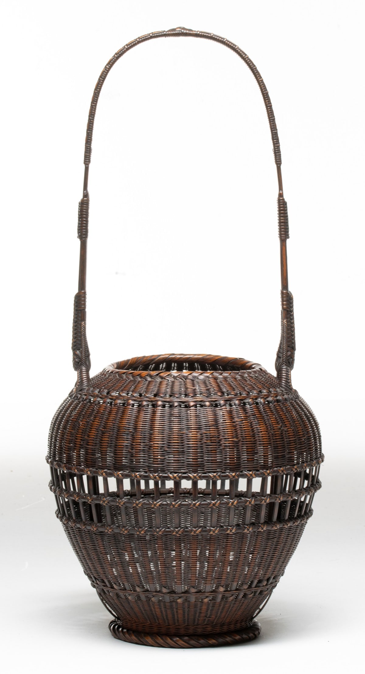 TANABE CHIKUUNSAI BASKET WITH TOMOBAKO, ADAIR ESTATE (1 of 15)