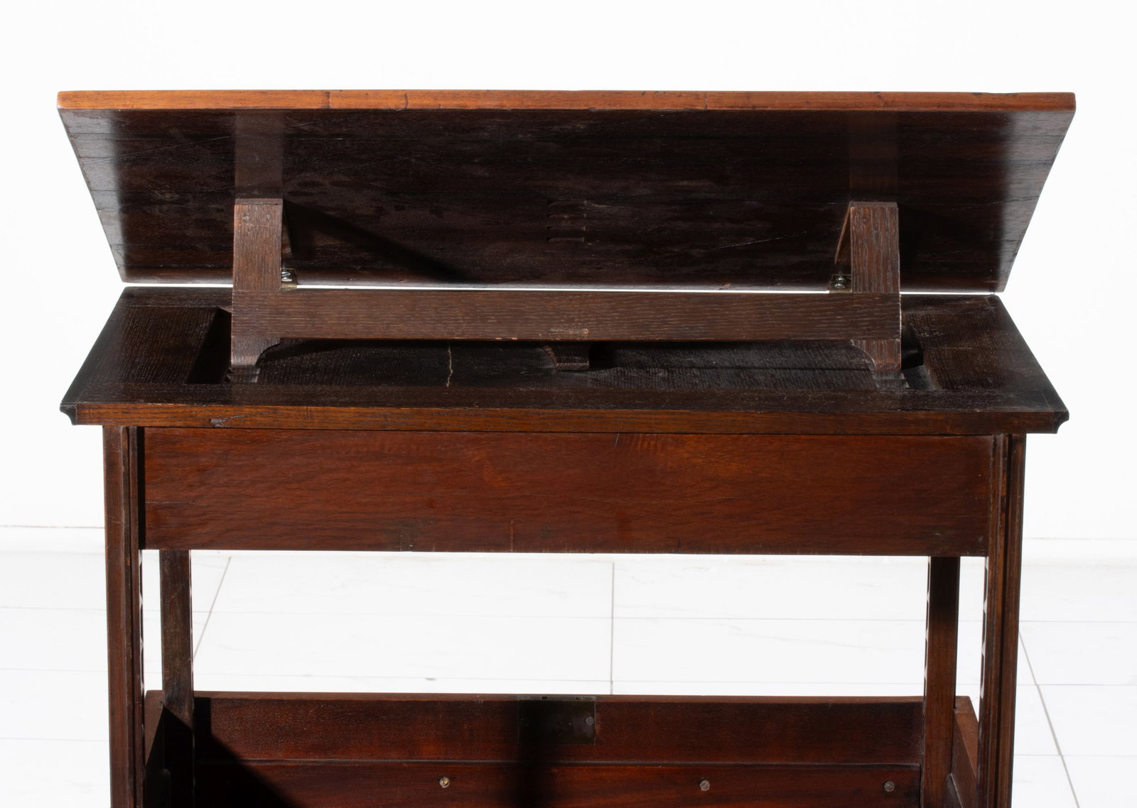 AN ADJUSTABLE 19TH CENTURY STANDING ARCHITECT'S TABLE - 11