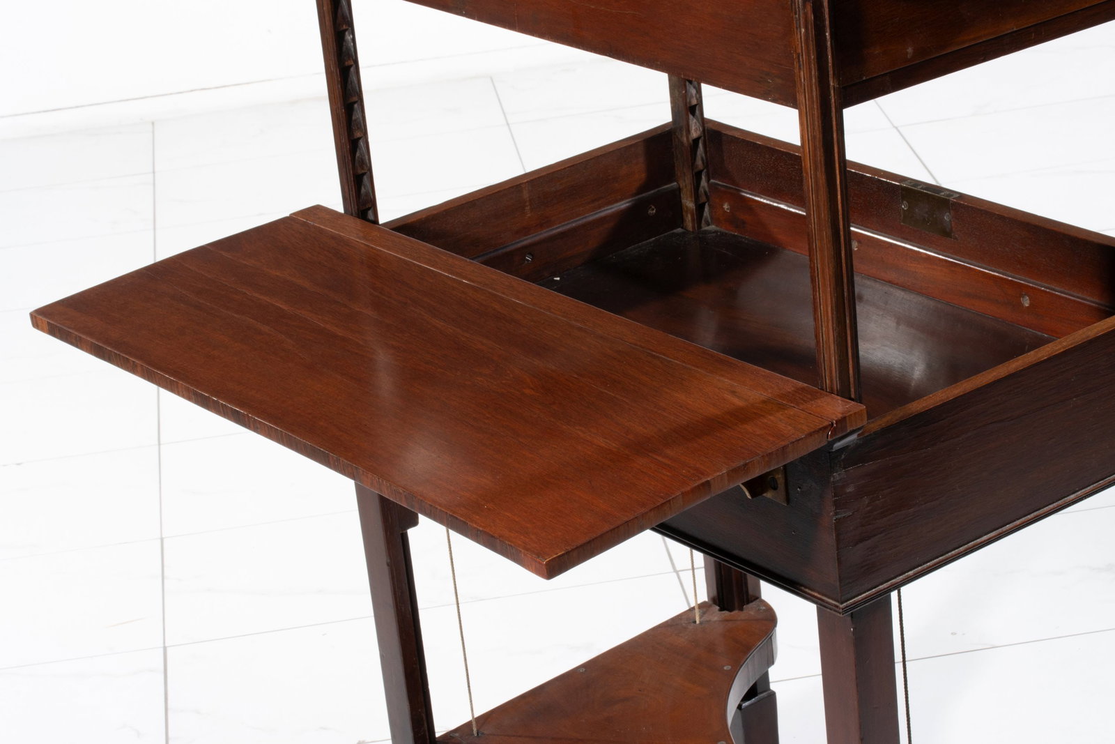 AN ADJUSTABLE 19TH CENTURY STANDING ARCHITECT'S TABLE - 9