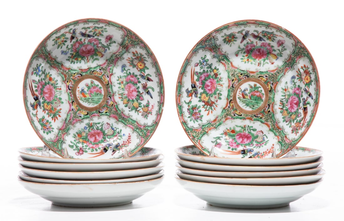 TWELVE CHINESE ROSE MEDALLION EXPORT PORCELAIN PLATES (1 of 15)