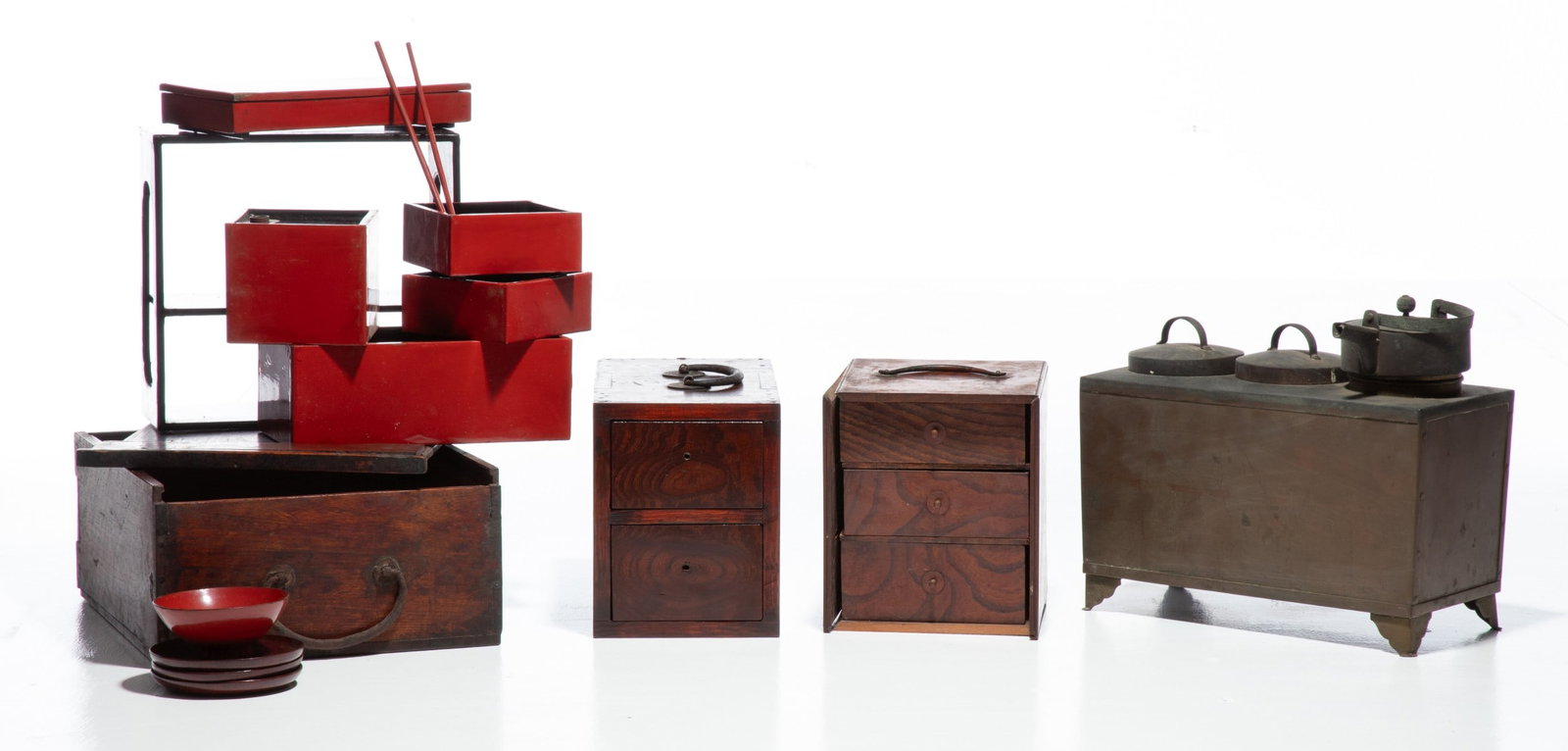 A COLLECTION OF JAPANESE ANTIQUE BOXES AND OTHER ITEMS (1 of 17)