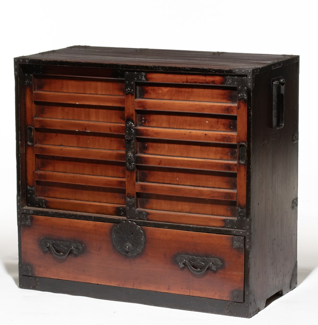 AN EDO JAPANESE MERCHANT'S CHEST WITH KEYAKI ON CEDAR (1 of 14)