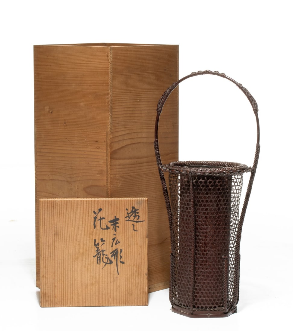 A FINE HEXAGONAL WEAVE JAPANESE BASKET, ADAIR ESTATE (1 of 15)