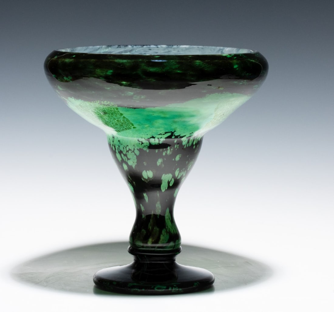 AN ART DECO BLOWN GLASS CENTERPIECE SIGNED DAUM NANCY (1 of 10)