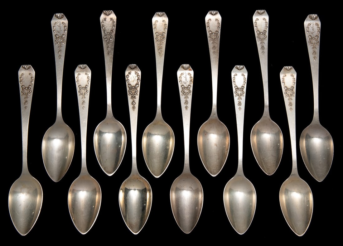 WHITING 'MADAME JUMEL' PATTERN STERLING TEASPOONS (1 of 10)