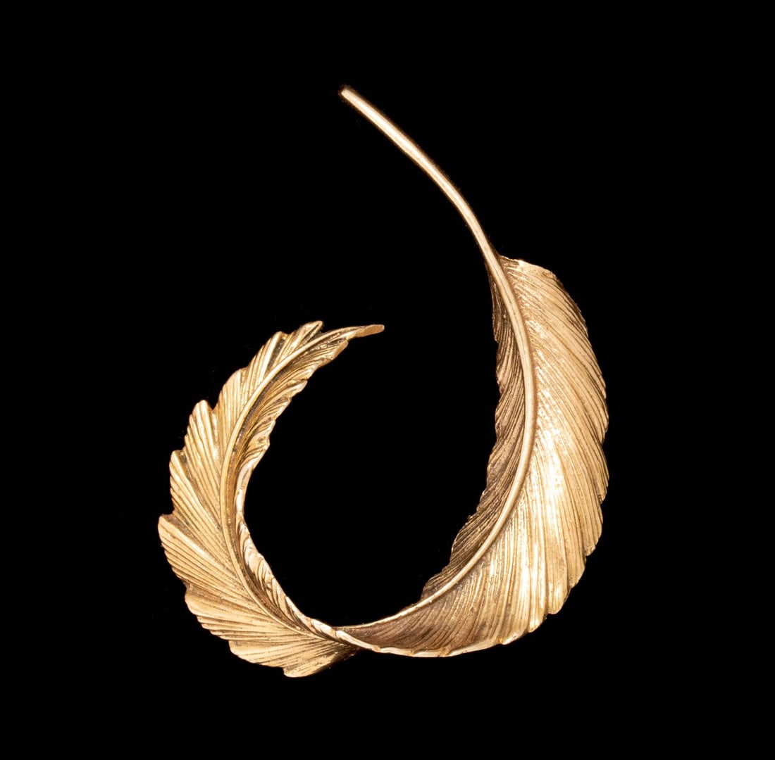 A VINTAGE 14K GOLD FEATHER PIN: The unmarked brooch tests to 14 karat. Measures 2 x 1.5 and weighs 9 grams. Without proof of exemption, be aware that internet sales tax applies to all Internet transactions and local sales tax may