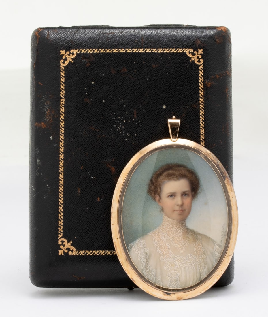 SARA NORWOOD BARTLE PORTRAIT OF MAYFLOWER DESCENDANT: The finely detailed miniature by a very accomplished artist is signed and dated lower right. Its fine gold, or gold-filled locket frame is engraved 'Florence Lathrop Marlatt, Born October 6, 1962,