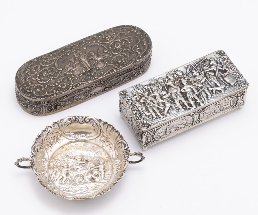THREE ROCOCO STYLE CONTINENTAL SILVER OBJECTS (1 of 11)