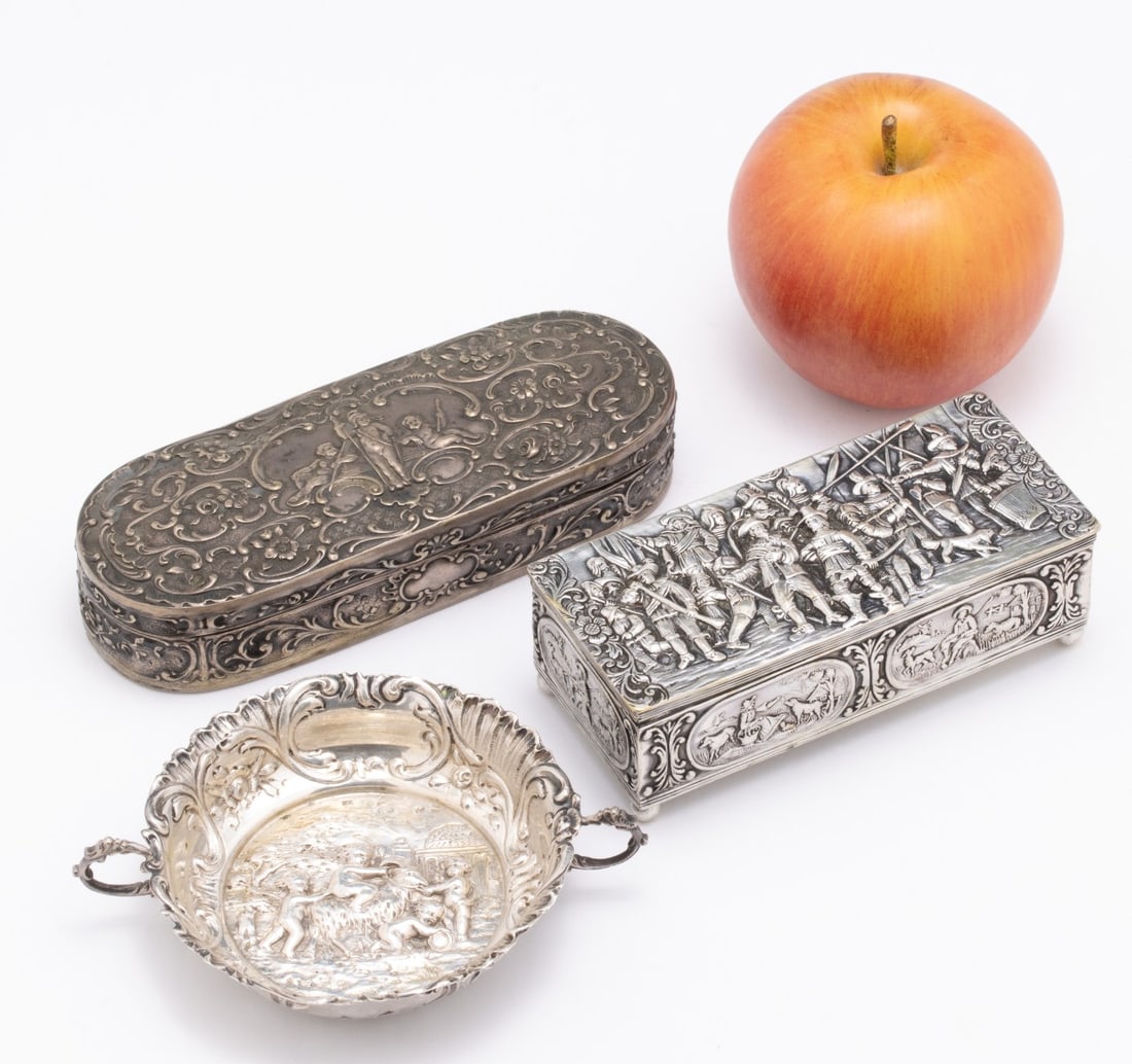 THREE ROCOCO STYLE CONTINENTAL SILVER OBJECTS - 2