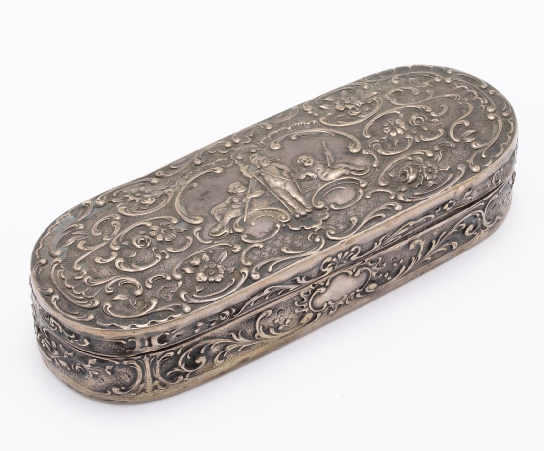 THREE ROCOCO STYLE CONTINENTAL SILVER OBJECTS - 3