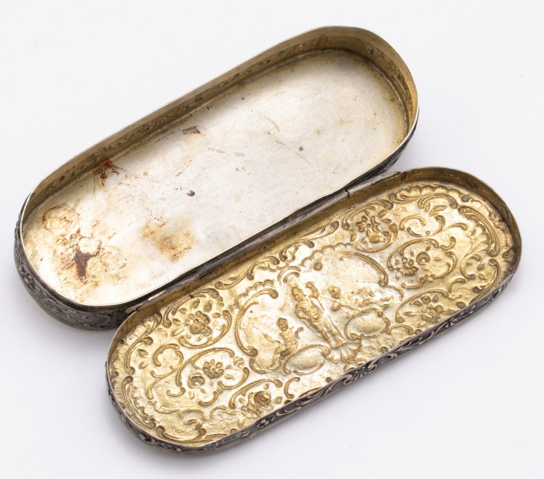 THREE ROCOCO STYLE CONTINENTAL SILVER OBJECTS - 6