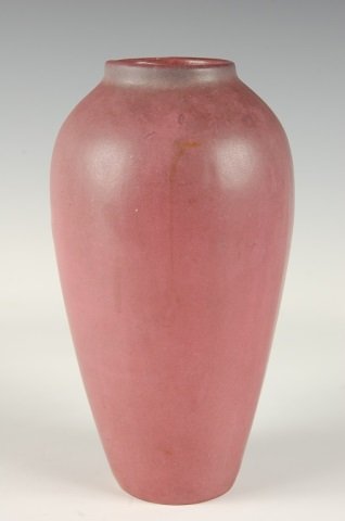 TEENS ERA VAN BRIGGLE MULBERRY GLAZE VASE: "Dirty bottom" glaze effect, earlier dark clay, scratched logo mark, measures 8 x 4.25 inches.