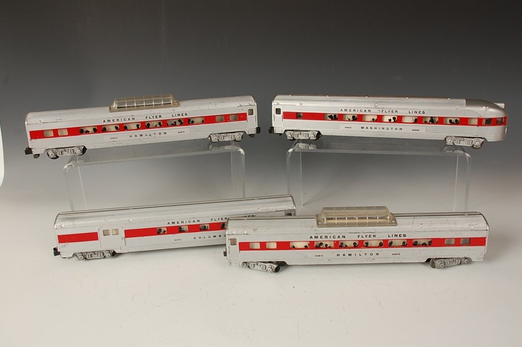 AMERICAN FLYER 24773, 24833, 24813: Four post war S gauge, two Hamilton 24813. All show wear, unknown working condition, average condition.