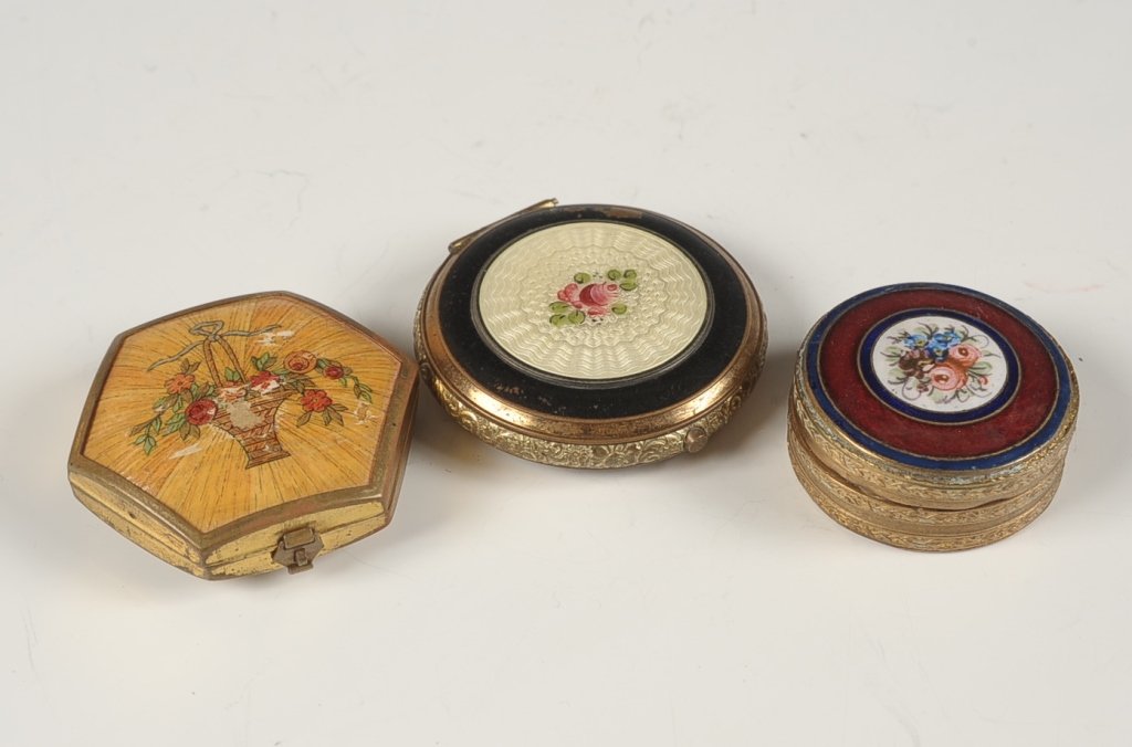 ELGIN AMERICAN, HOUBIGANT & ANOTHER COMPACT: Measure from 1.5 to 2 inches.