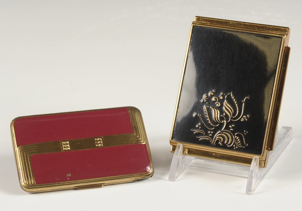 LANGLOIS & RICHARD HUDNUT ENAMELED VANITY CASES: Langlois Cara Nome vanity case with pans, branded puffs and hinged lipstick, measures 3.25 x 2.25 inches, very good. Richard Hudnut vanity case with pans, branded puffs and lipstick, measures 2 x 3.25