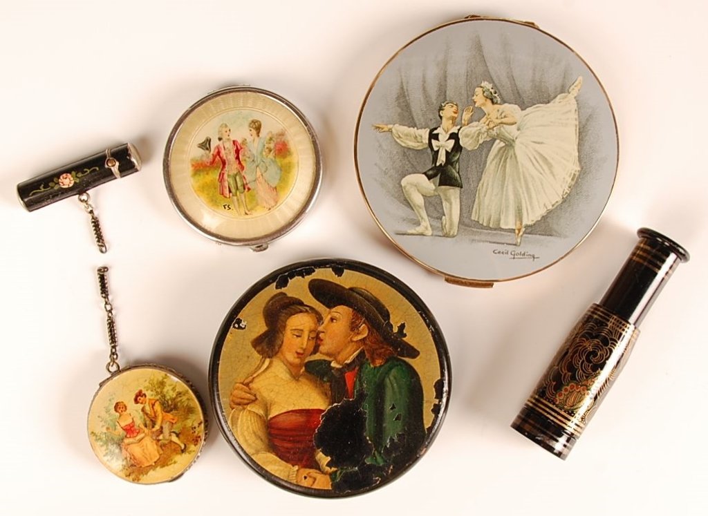 LOT OF COMPACTS AND VANITY ITEMS: Group ranging in size from 1.5 inches, up to 3.5 inches.