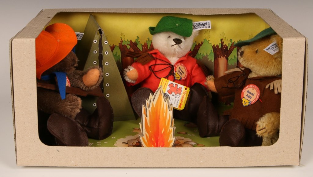 STEIFF 1983 THREE NIMROD BEARS WITH CAMPFIRE: Three dressed bears 0210/22 with hats, jackets and boots, limited edition of 10,000 in honor of Theodore Roosevelt's 125th birthday, button in ear with white label, paper chest tags, original box with